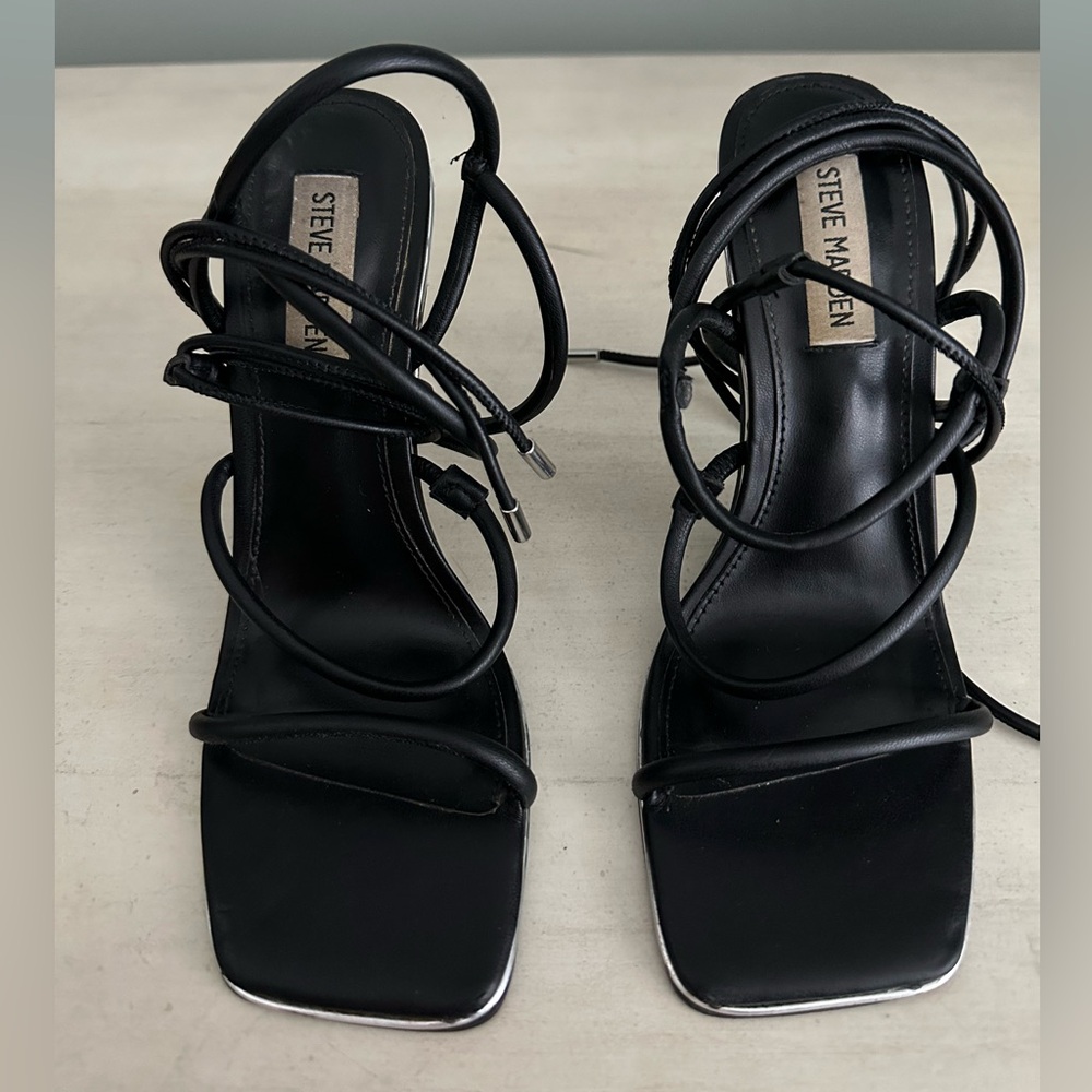 STEVE MADDEN BLACK STRAPPY WOMEN’S HEELS